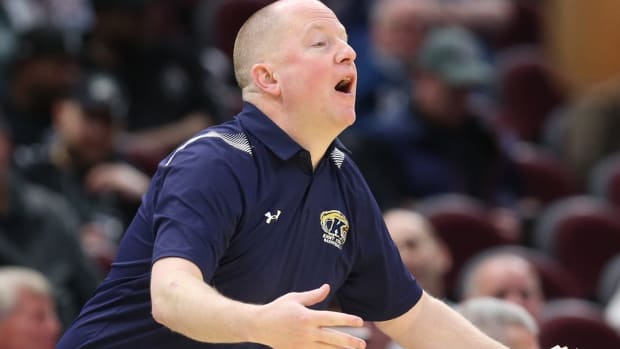 KentStateRobSenderoffSideline
